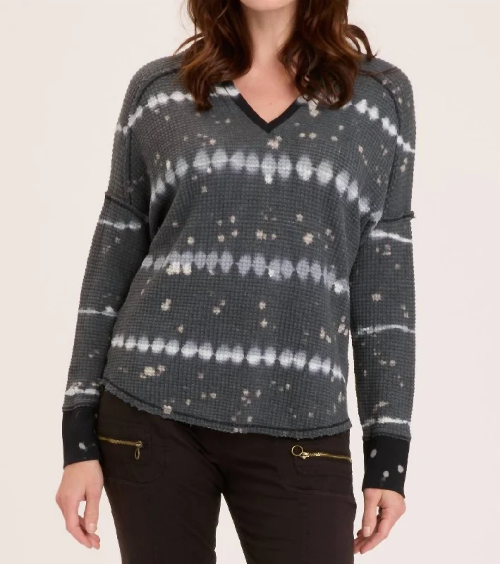 Chic And Casual Unisex Fashion Trends Hot Items Bullock V Neck Waffle Knit Pullover In Greyscale Chic And Casual Unisex Fashion Trends Hot Items Bullock V Neck Waffle Knit Pullover In Greyscale