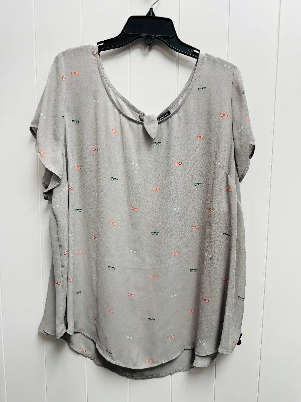 Grey & Pink Top Short Sleeve Torrid, Size 3x