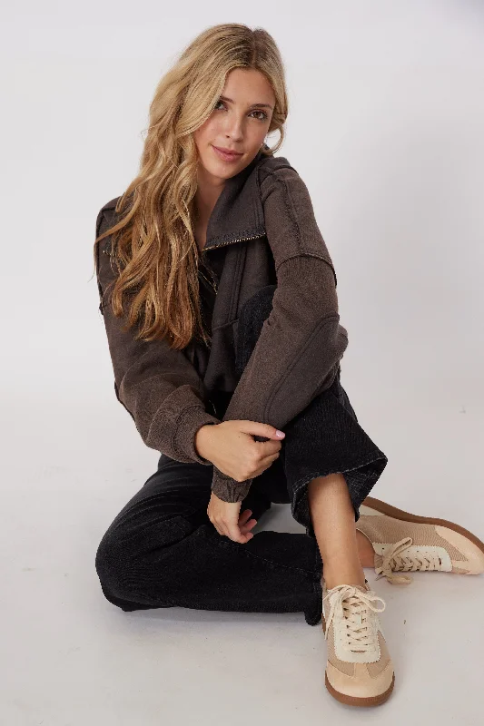 Effortless And Modern Unisex Dressing Affordable Trendy Fashion Fraser Exposed Pocket Pullover Effortless And Modern Unisex Dressing Affordable Trendy Fashion Fraser Exposed Pocket Pullover