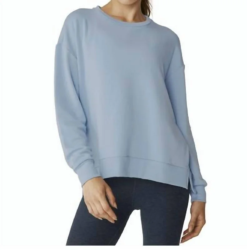 Minimalist Unisex Fashion Essentials Must-Have Style Discounts Women's Off Duty Pullover In Hazy Sky