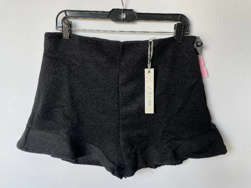 Black Shorts She + Sky, Size L