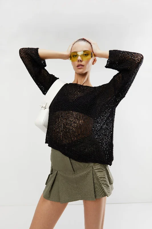 Fashion-Forward Women's Tailored Outfit LOOSE KNIT SWEATER